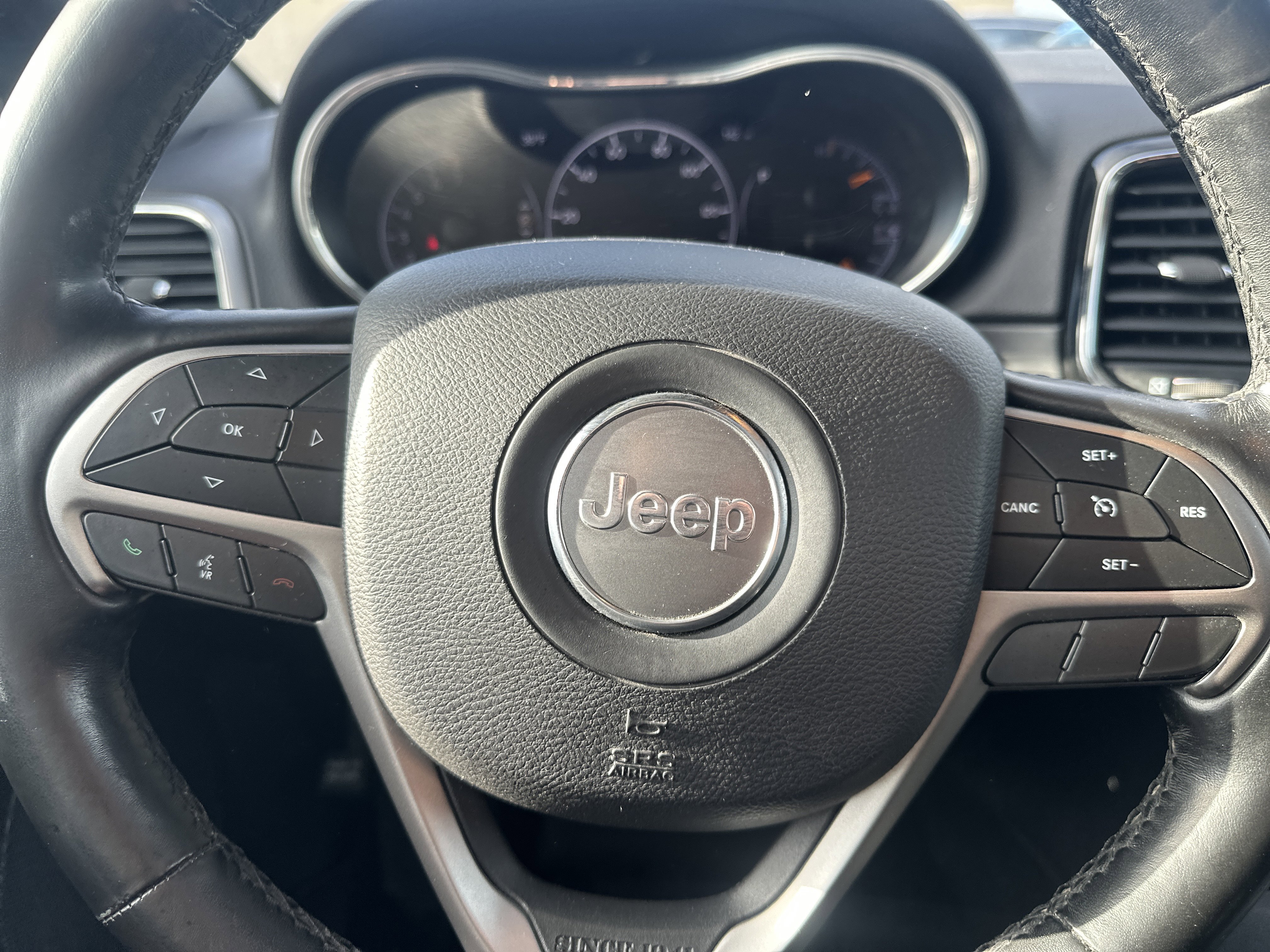 Used 2020 Jeep Grand Cherokee Limited w/ Luxury Group II image 31