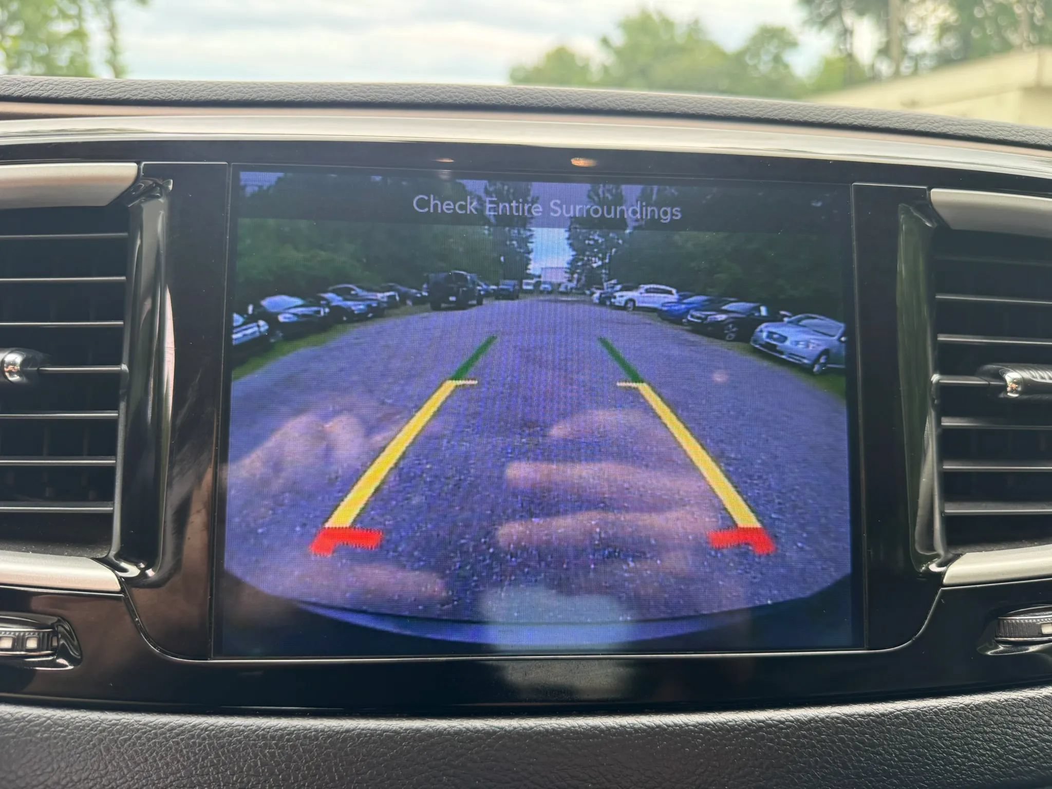 Used 2017 Chrysler Pacifica Touring-L FWD image 18