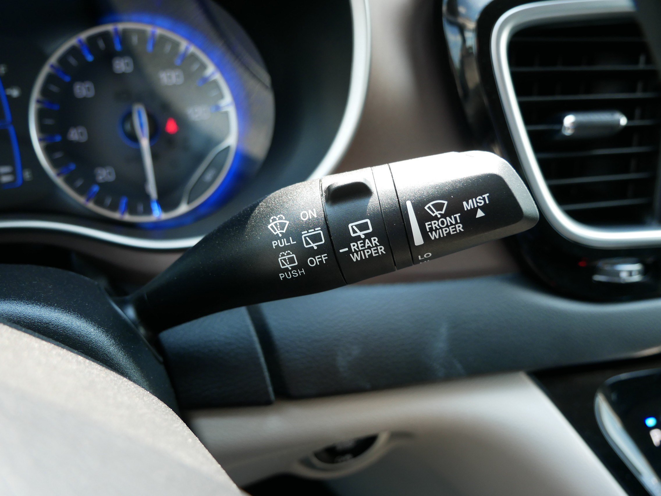 Used 2023 Chrysler Voyager LX FWD image 30