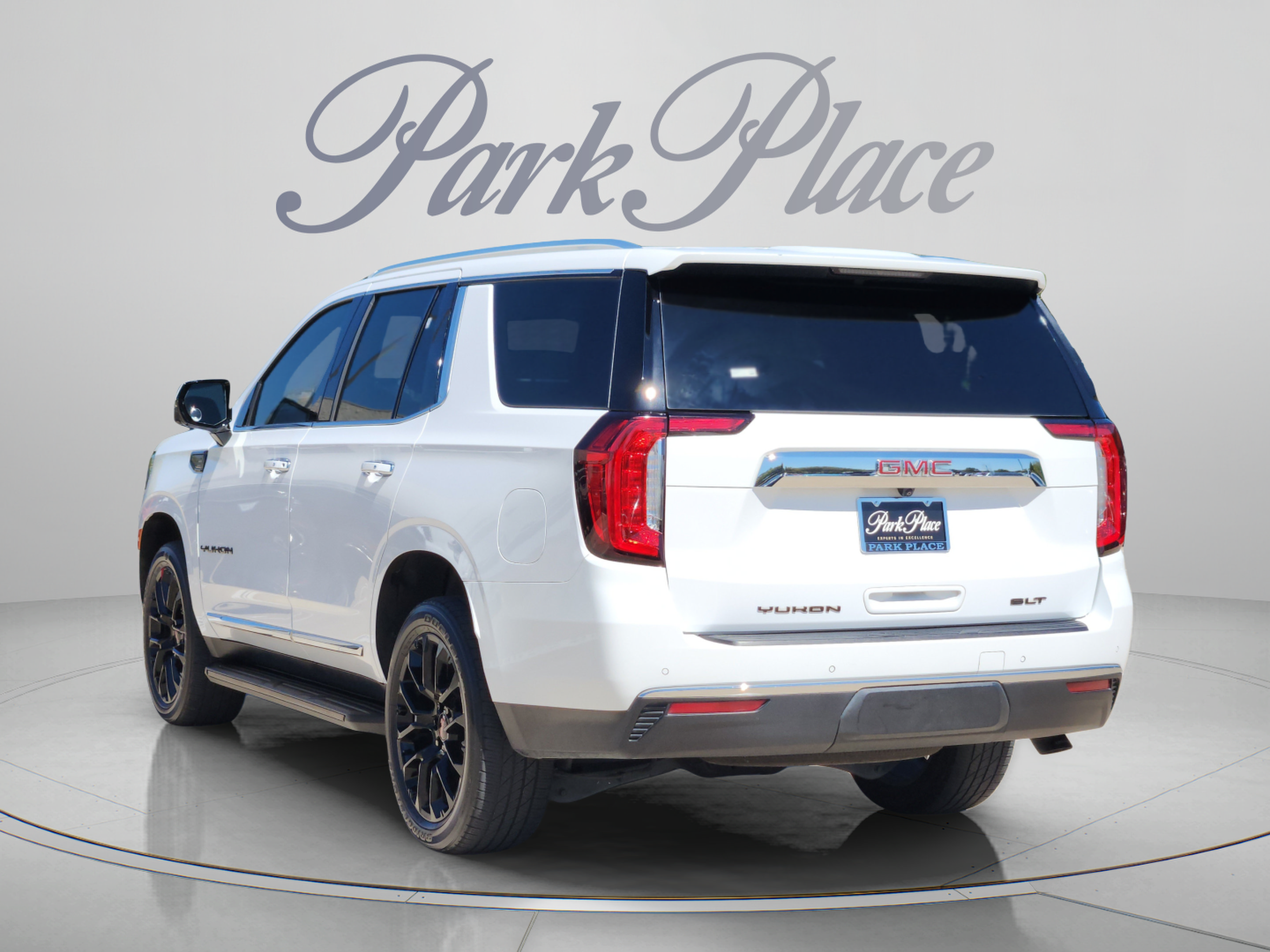Used 2022 GMC Yukon SLT w/ SLT Premium Package RWD image 3