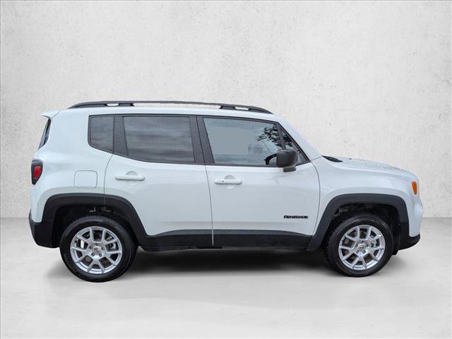 Used 2022 Jeep Renegade Latitude w/ Convenience Group video 4