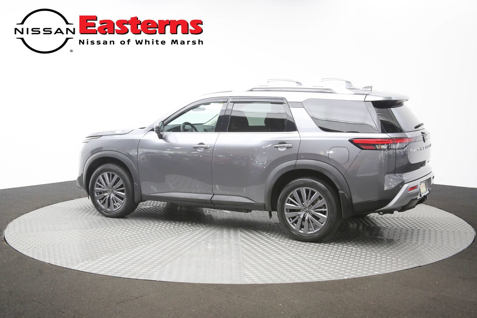 Used 2024 Nissan Pathfinder SL AWD/4WD image 62