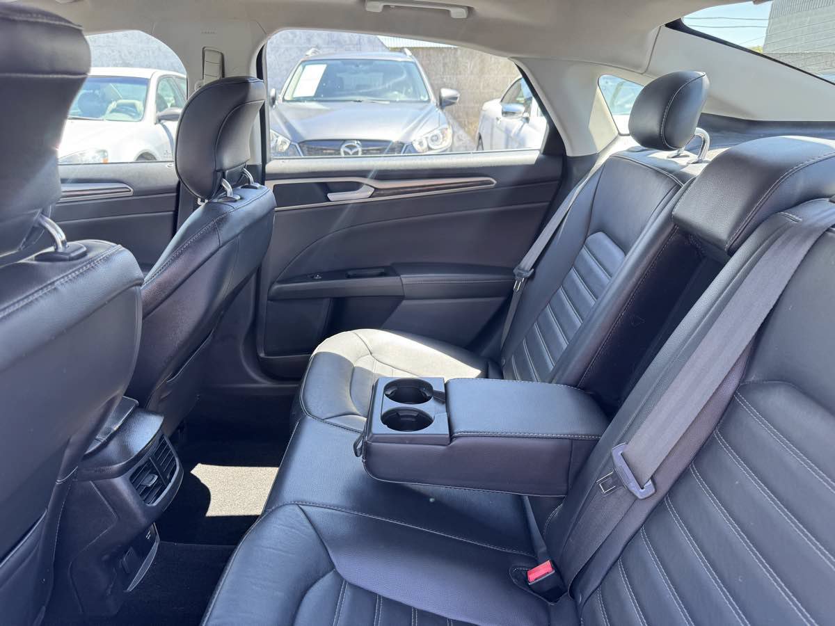Used 2014 Ford Fusion Energi SE FWD image 29