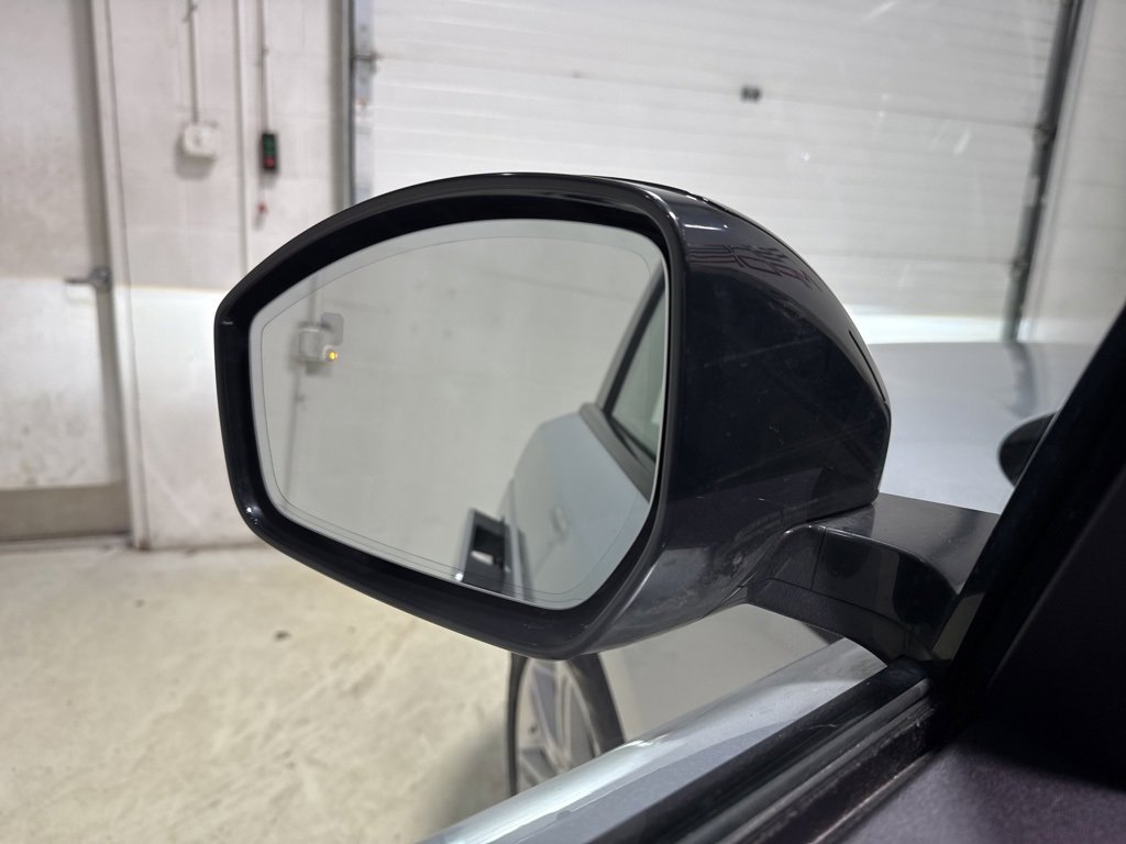 Used 2019 Land Rover Range Rover Velar S image 18