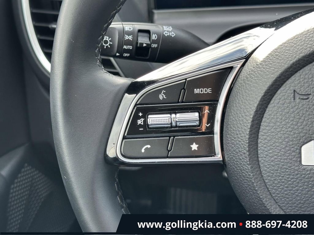 Certified 2025 Kia Seltos EX w/ EX Sunroof Package image 23