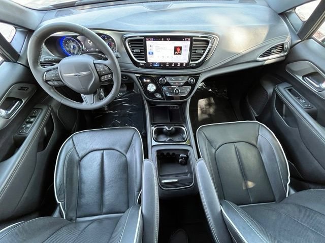 Used 2023 Chrysler Pacifica Limited w/ S Appearance Package AWD/4WD image 24