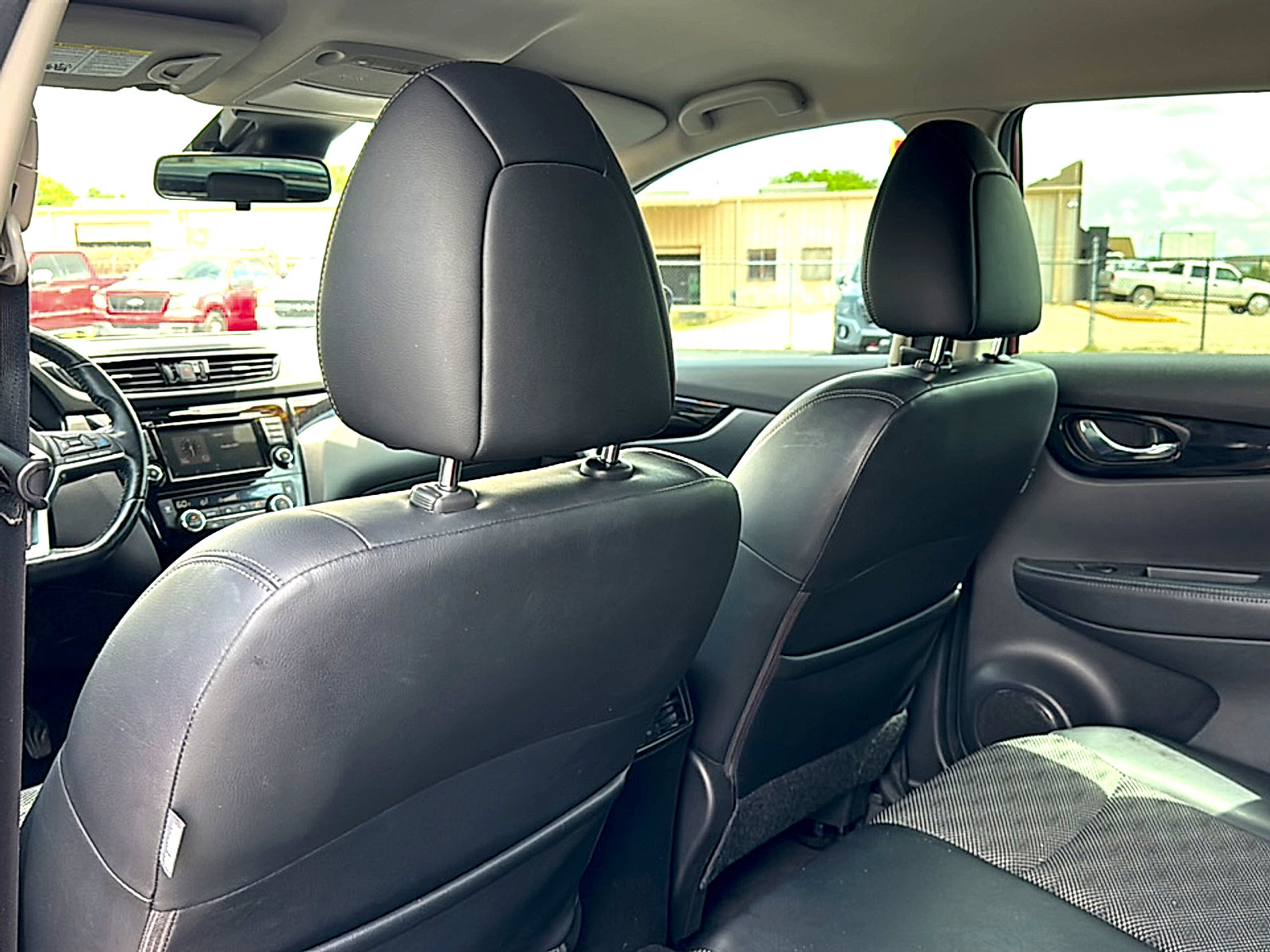 Used 2022 Nissan Rogue Sport SV w/ Technology Package FWD image 17