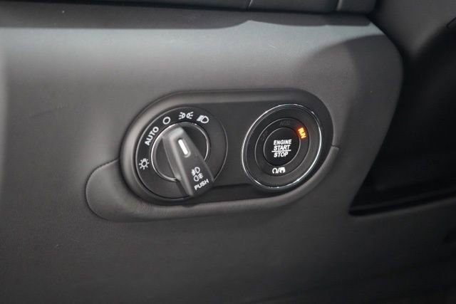 Used 2024 Maserati Levante GT Ultima image 19