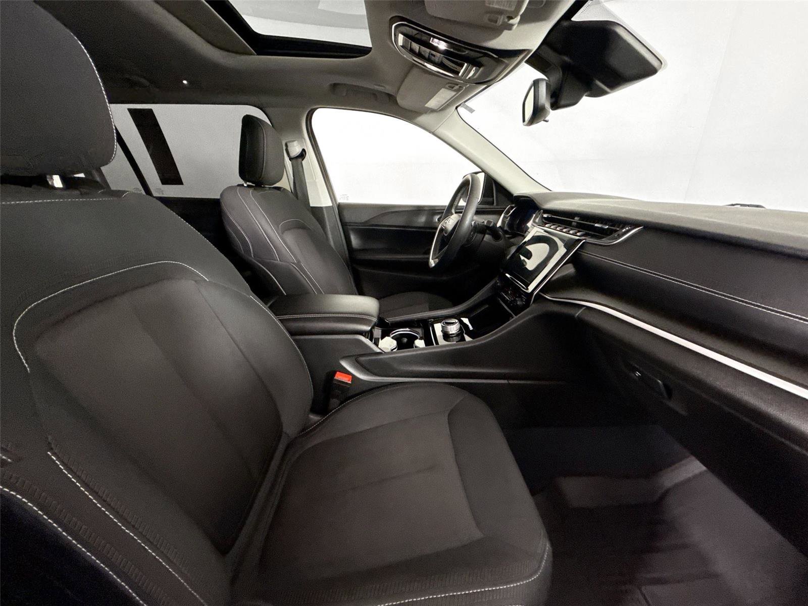 Used 2023 Jeep Grand Cherokee L Laredo w/ Luxury Tech Group I image 44