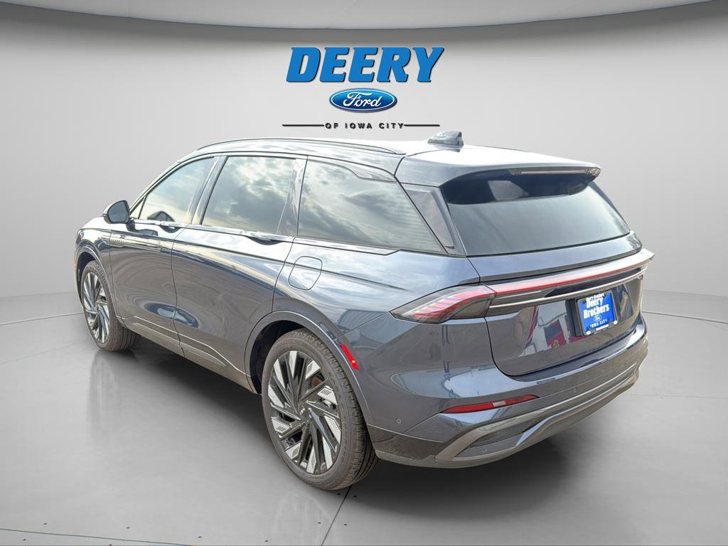 Used 2024 Lincoln Nautilus Reserve w/ Equipment Group 202A image 10