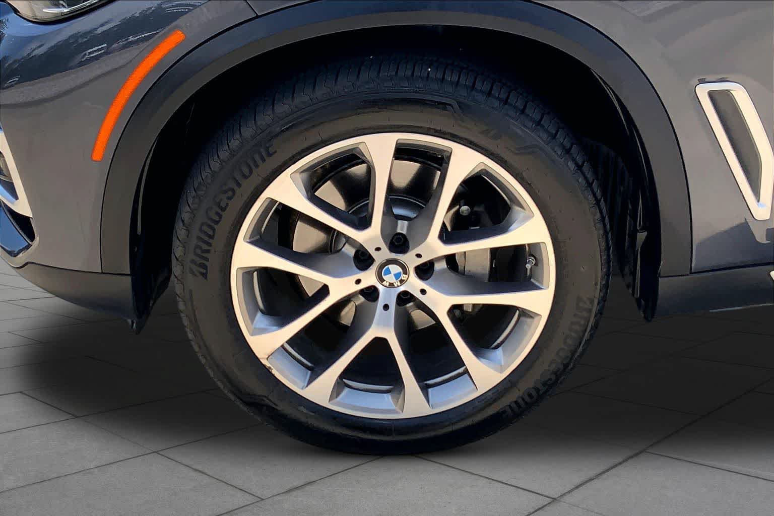 Used 2019 BMW X5 xDrive40i w/ Premium Package 2 AWD/4WD image 21