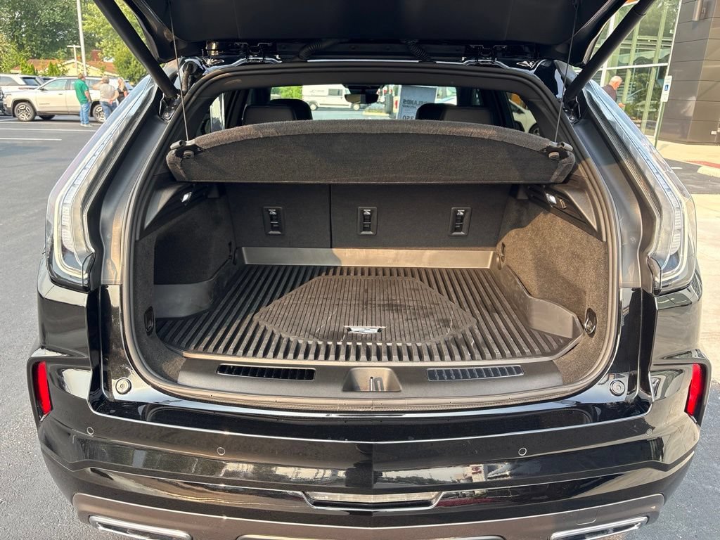 Used 2025 Cadillac XT4 Sport AWD/4WD image 28