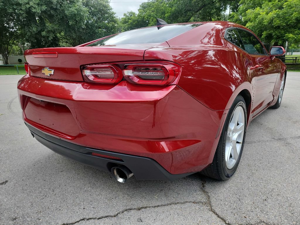 Used 2019 Chevrolet Camaro LT w/ Technology Package RWD image 8