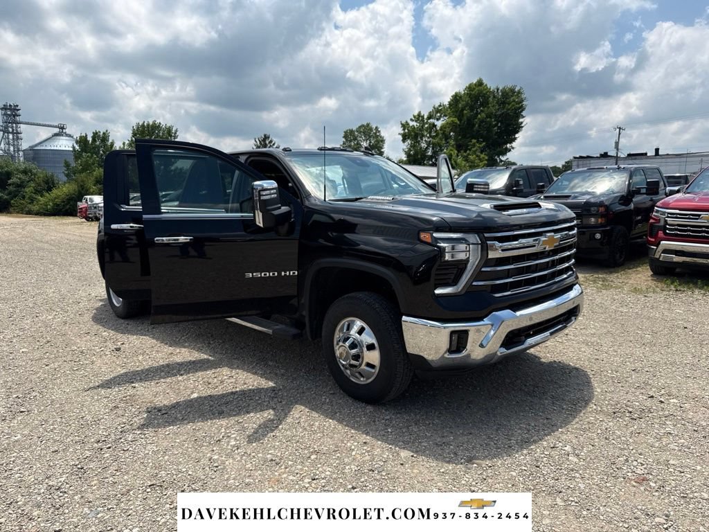Used 2024 Chevrolet Silverado 3500 LTZ w/ LTZ Plus Package AWD/4WD image 33