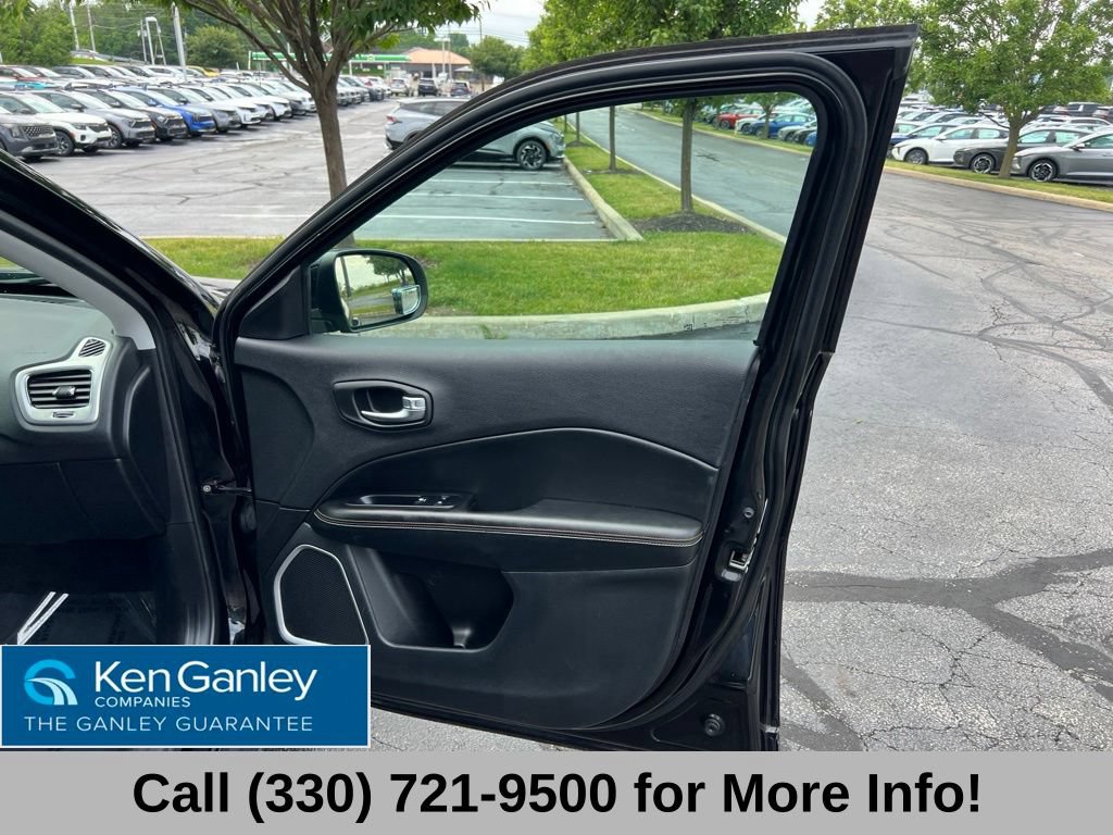 Used 2019 Jeep Compass Latitude AWD/4WD image 56