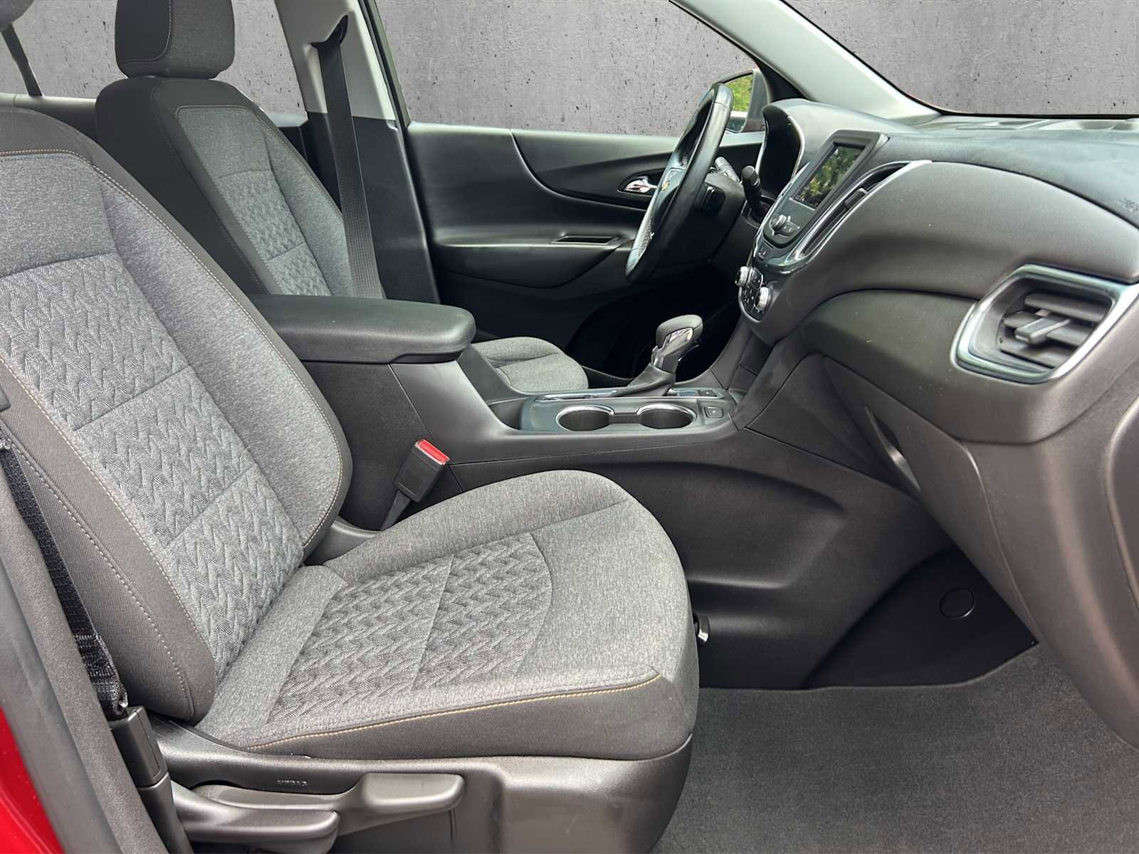 Used 2024 Chevrolet Equinox LT image 23