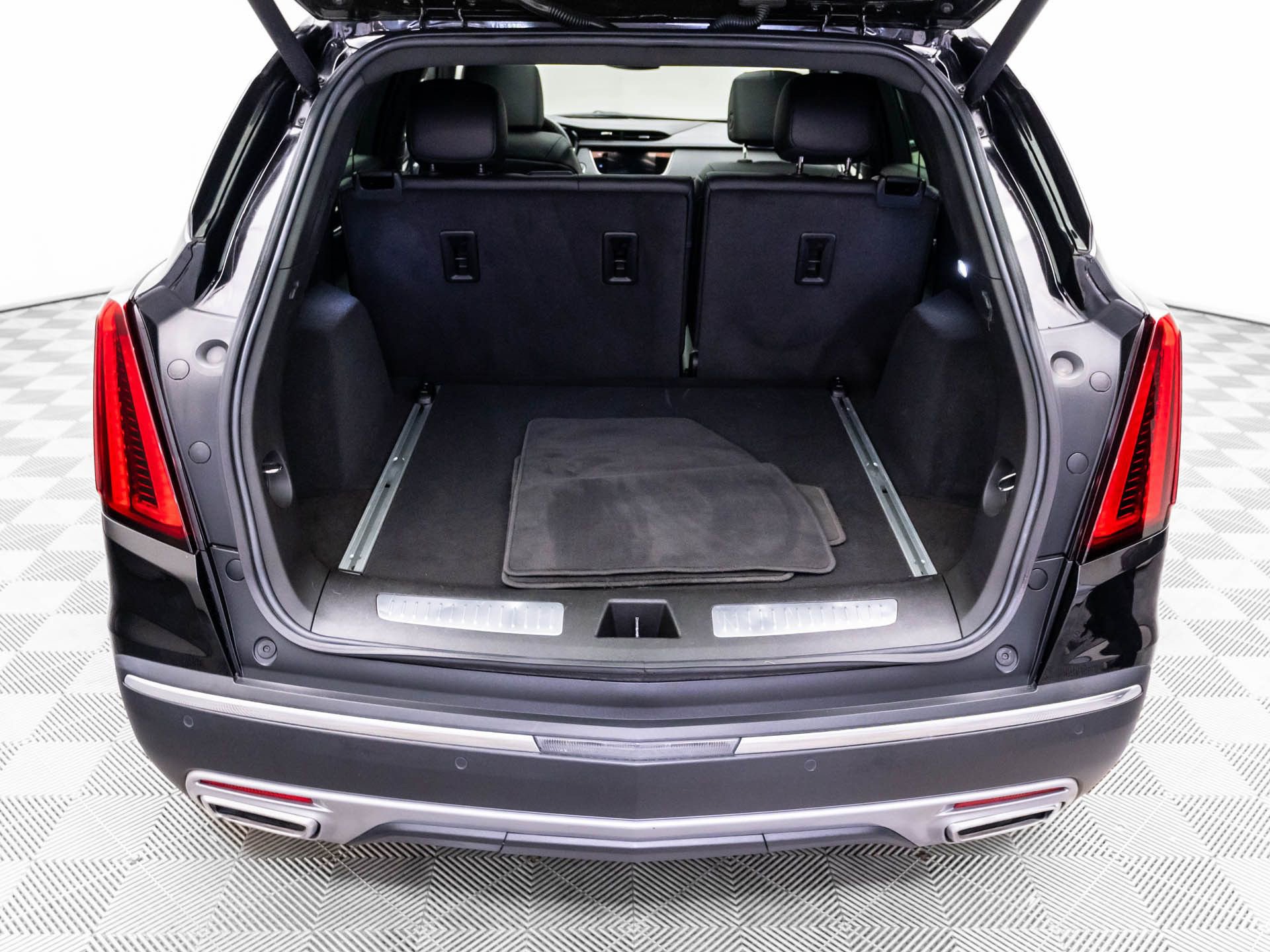 Certified 2024 Cadillac XT5 Premium Luxury AWD/4WD image 33