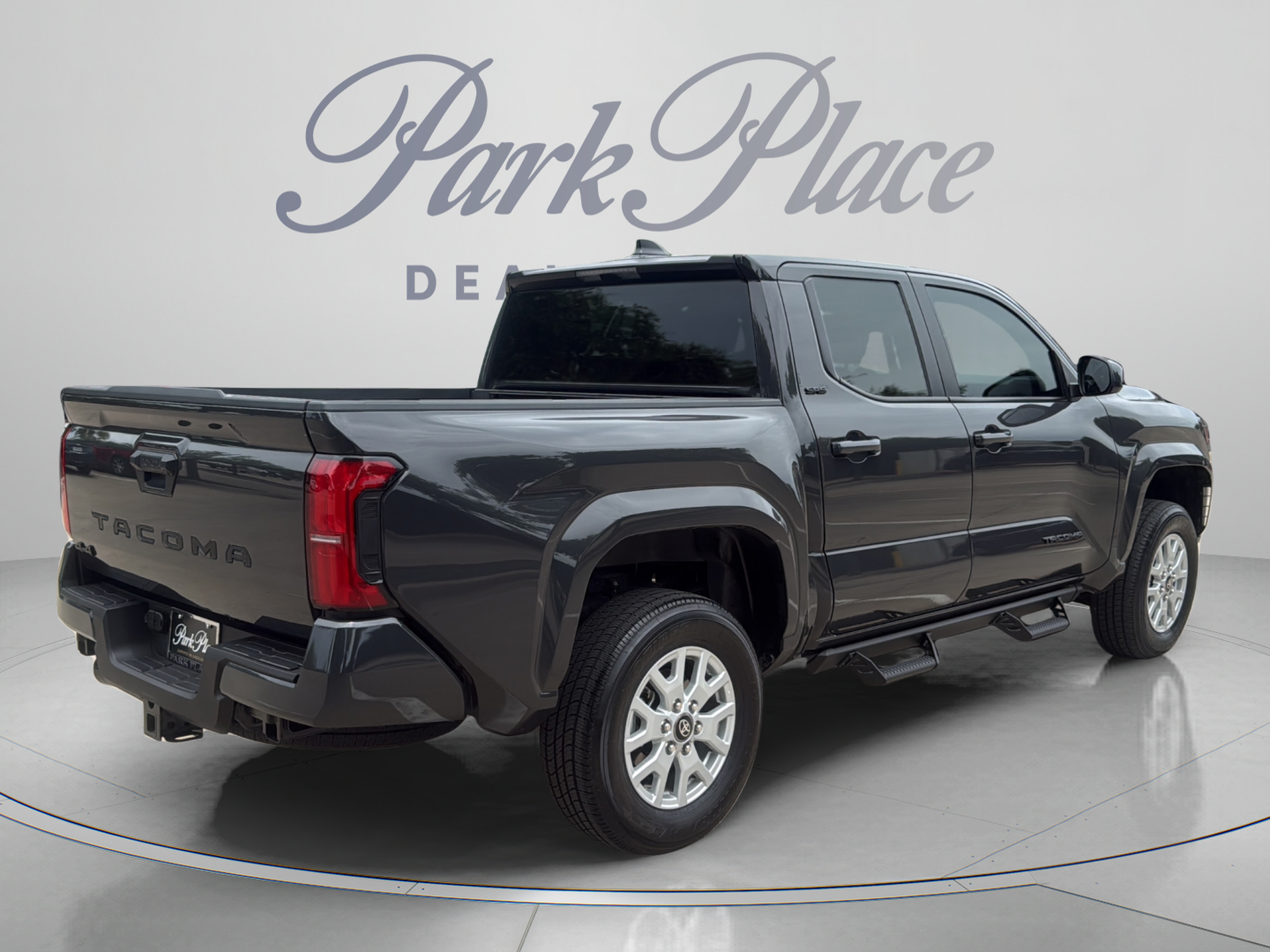 Used 2026 Toyota Tacoma SR5 AWD/4WD image 5