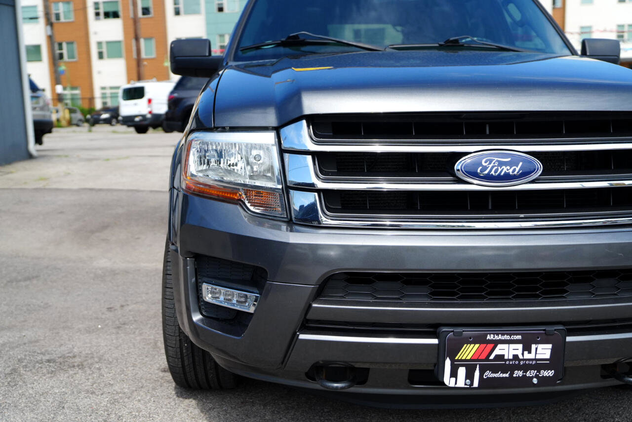 Used 2017 Ford Expedition XLT w/ Equipment Group 202A image 3