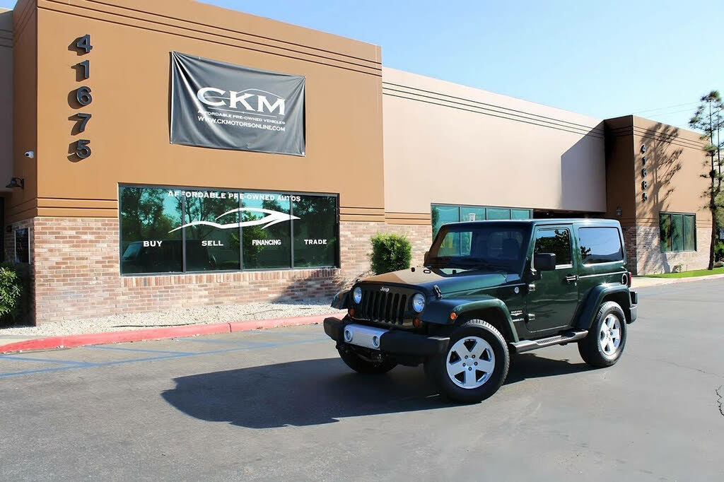 Used 2011 Jeep Wrangler Sahara w/ Connectivity Group AWD/4WD image 4