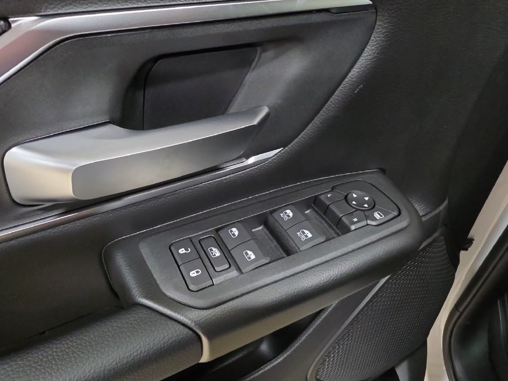 New 2026 RAM 1500 4x4 Crew Cab image 14