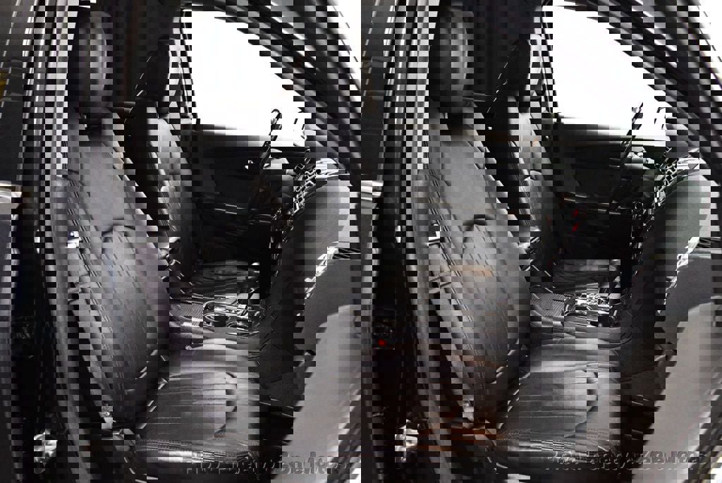 Used 2011 GMC Acadia Denali image 12