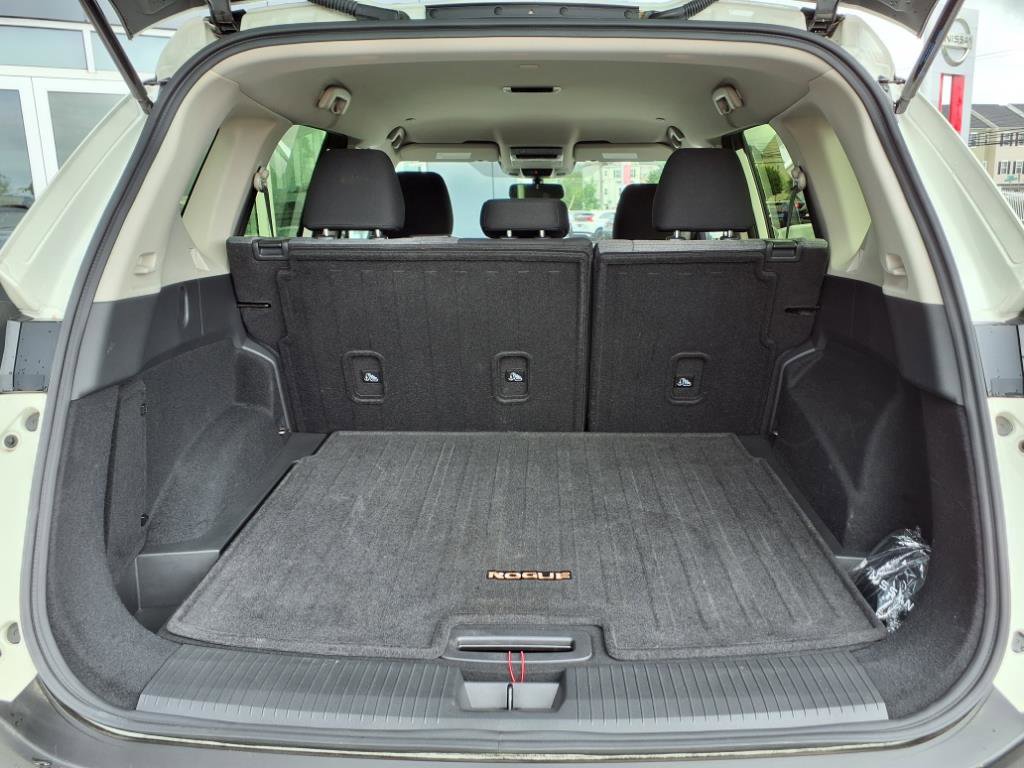 Used 2023 Nissan Rogue SV image 19