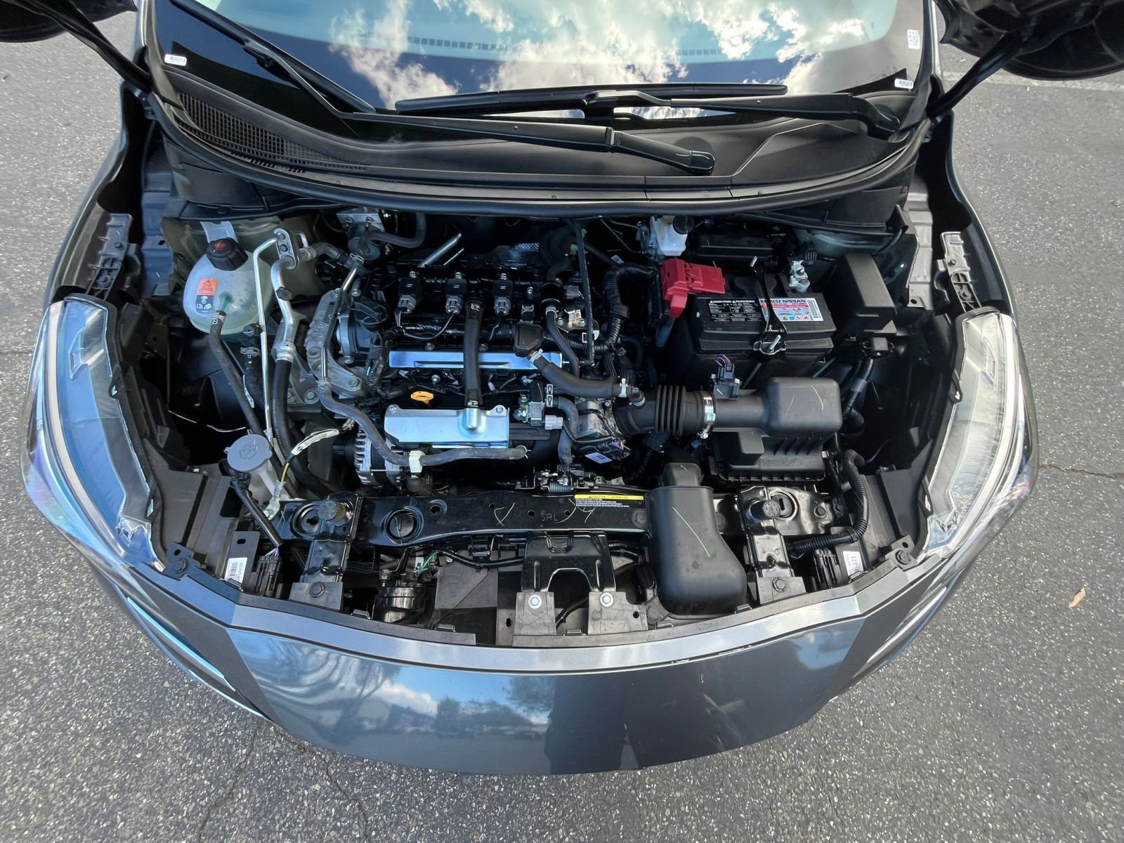 Used 2025 Nissan Versa SV image 30