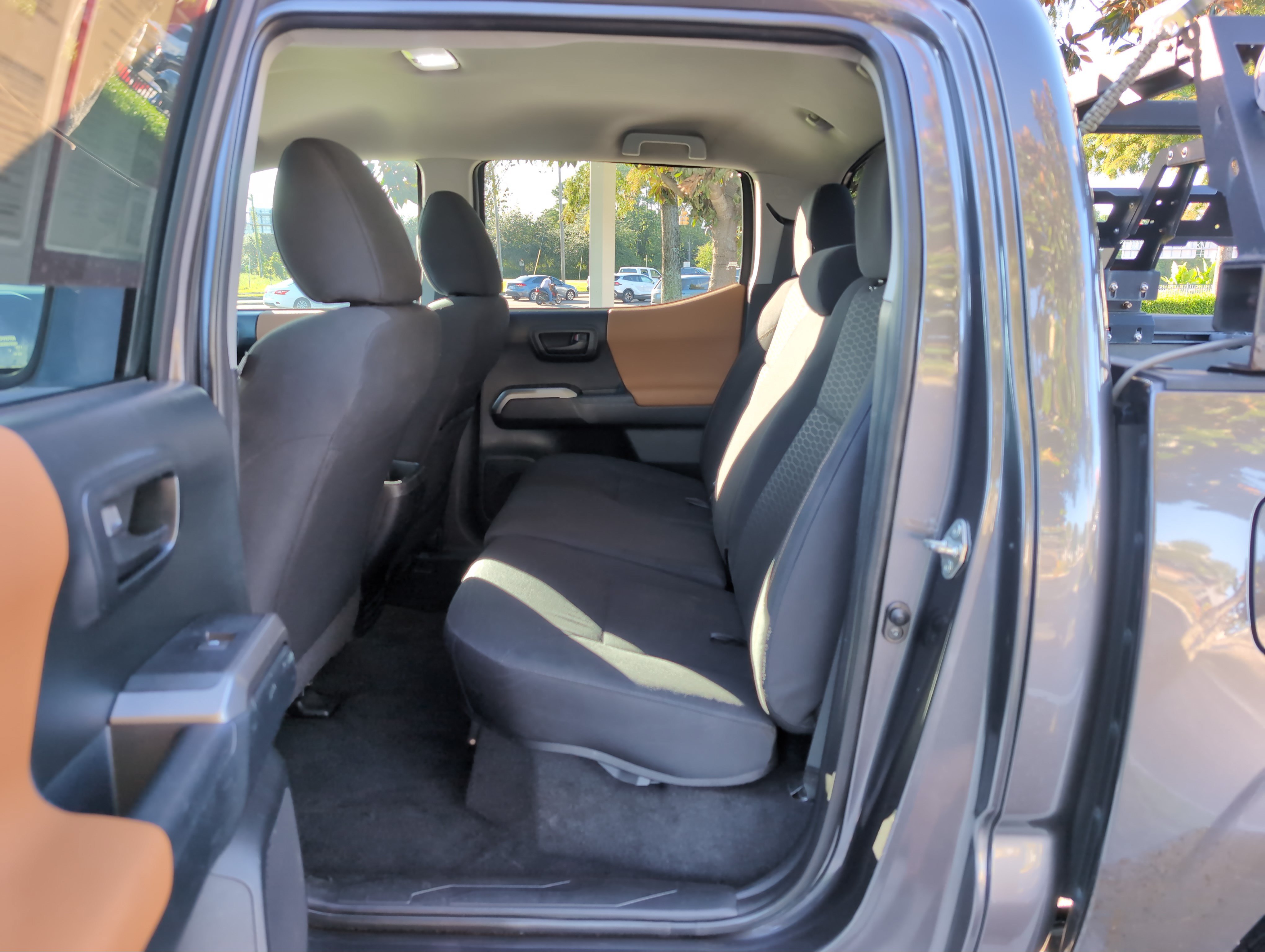 Used 2016 Toyota Tacoma SR5 w/ Towing Package RWD image 29