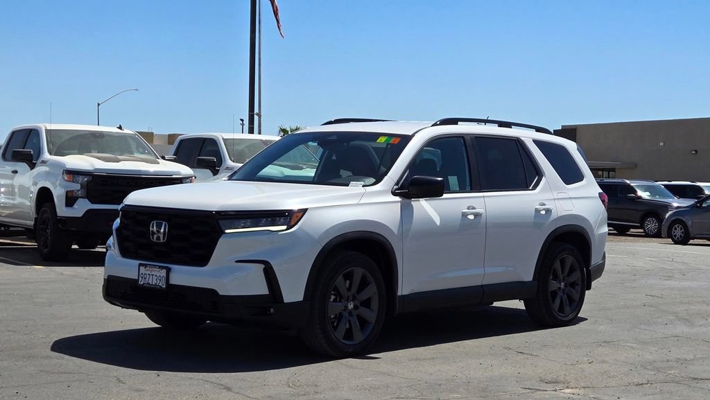 Used 2025 Honda Pilot Sport image 8