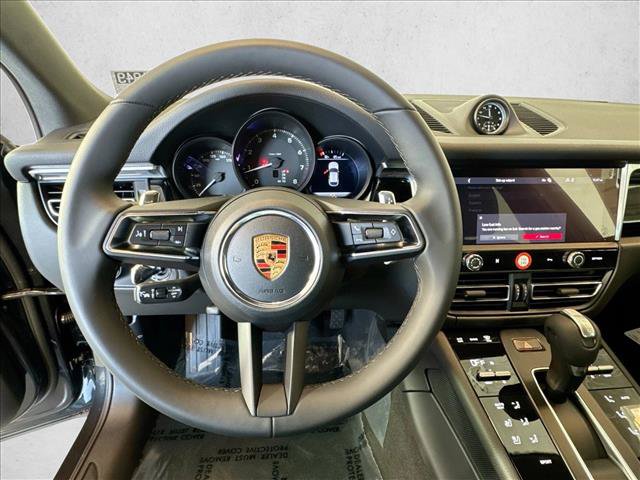 Certified 2026 Porsche Macan AWD/4WD image 13