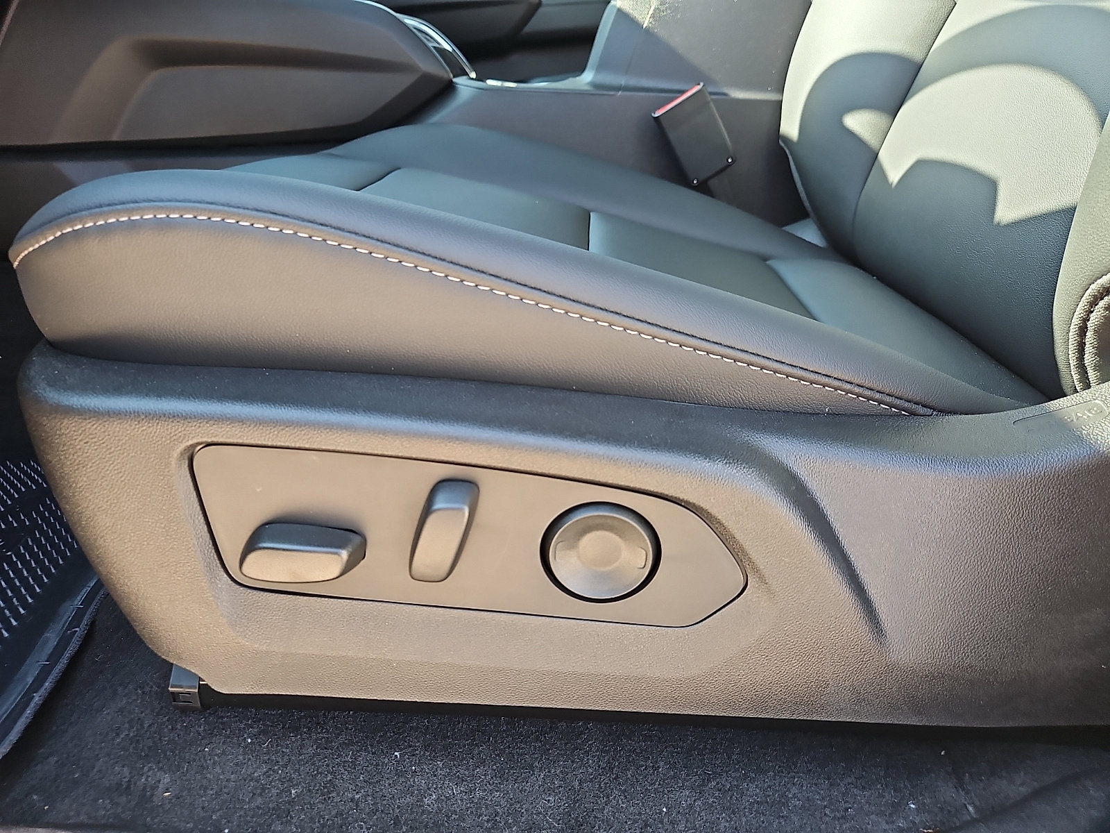 New 2026 GMC Canyon Elevation w/ Convenience Package RWD image 14