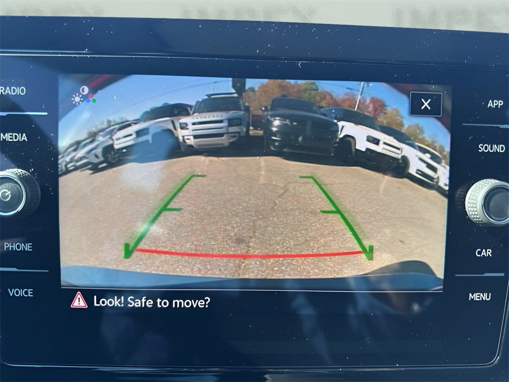 Used 2025 Volkswagen Jetta SE image 20