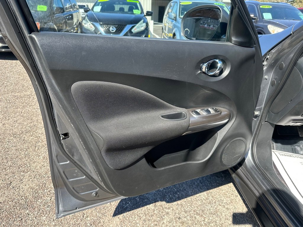 Used 2013 Nissan Juke S image 11