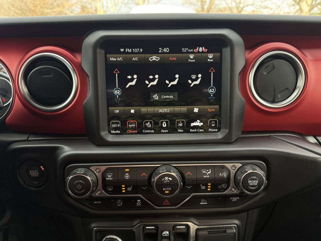 Used 2022 Jeep Gladiator Rubicon w/ Cold Weather Group image 19