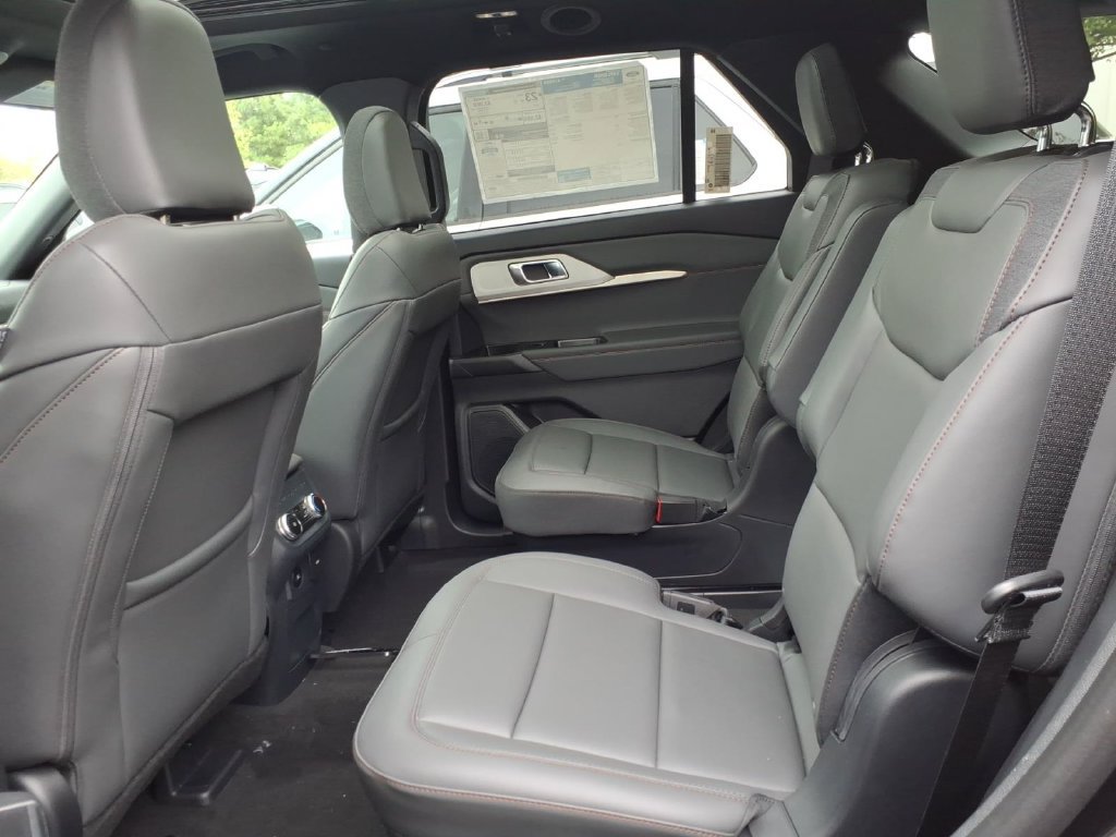 New 2027 Ford Explorer Active w/ Active Comfort Package AWD/4WD image 7