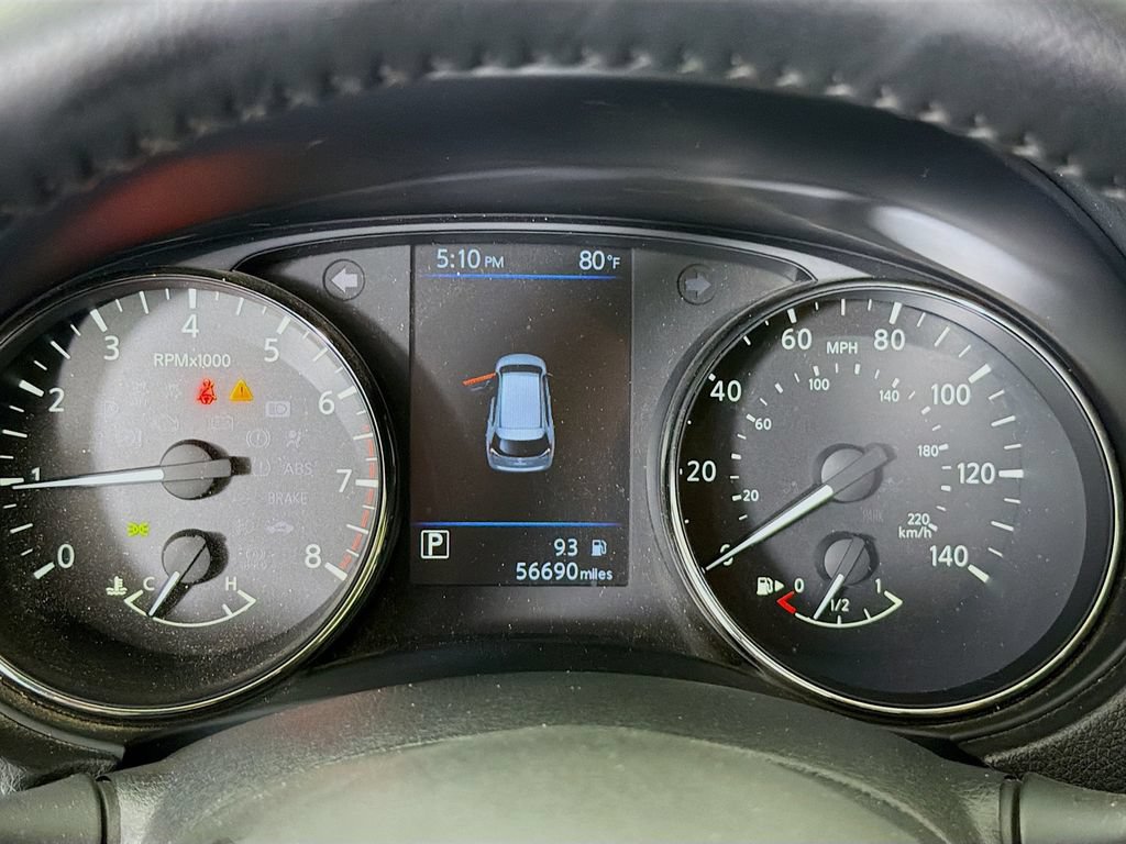 Used 2020 Nissan Rogue SV FWD image 14