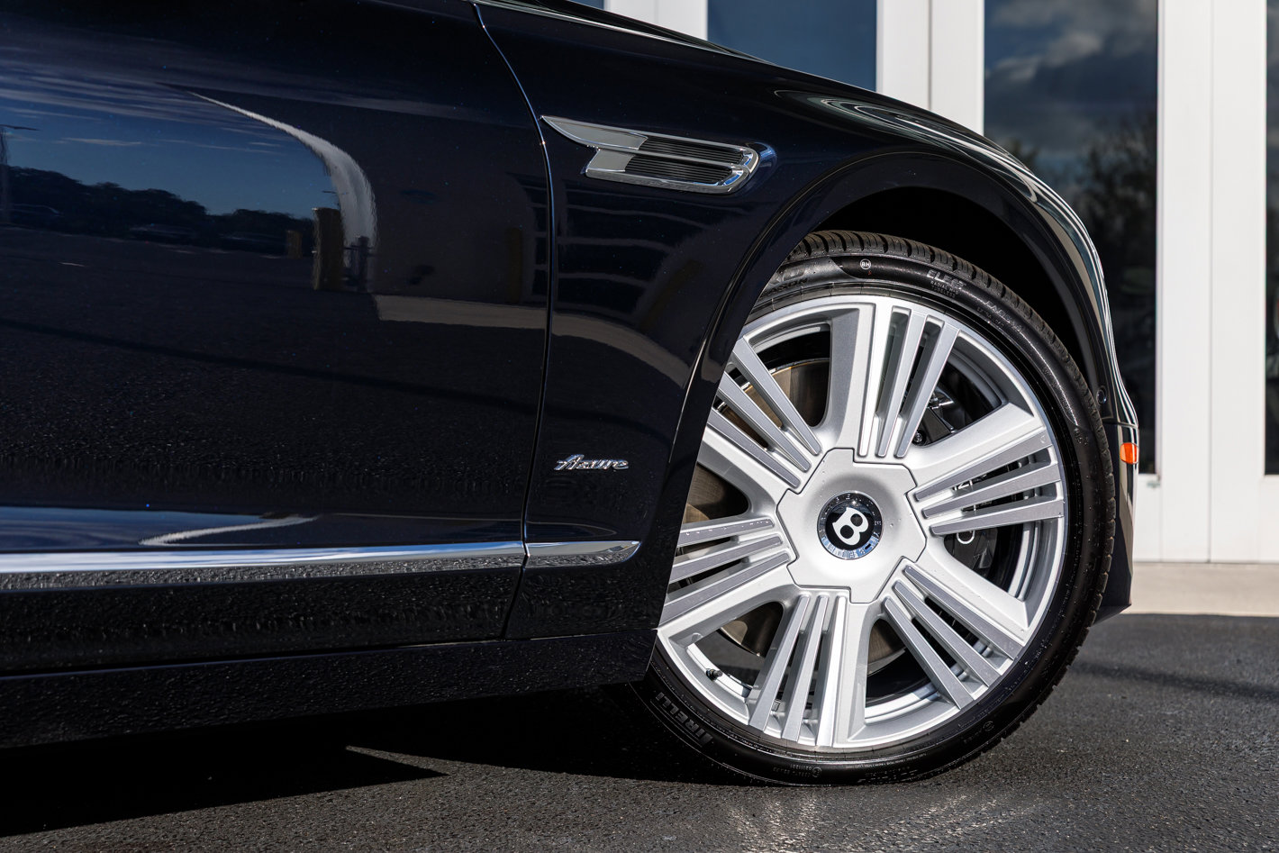 New 2026 Bentley Flying Spur Azure image 16