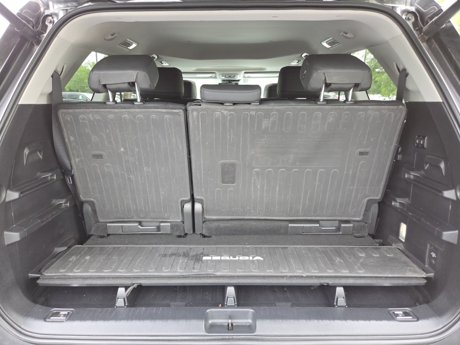 Used 2024 Toyota Sequoia SR5 w/ SR5 Premium Package AWD/4WD image 26