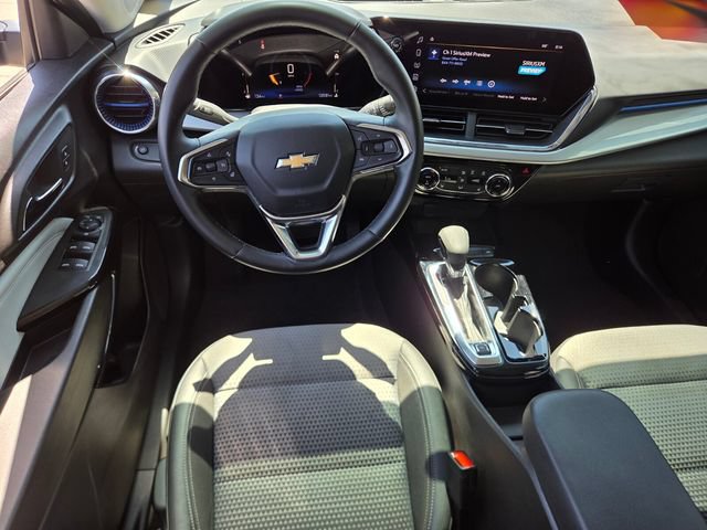 Certified 2025 Chevrolet Trax LT w/ Driver Confidence Package FWD image 12