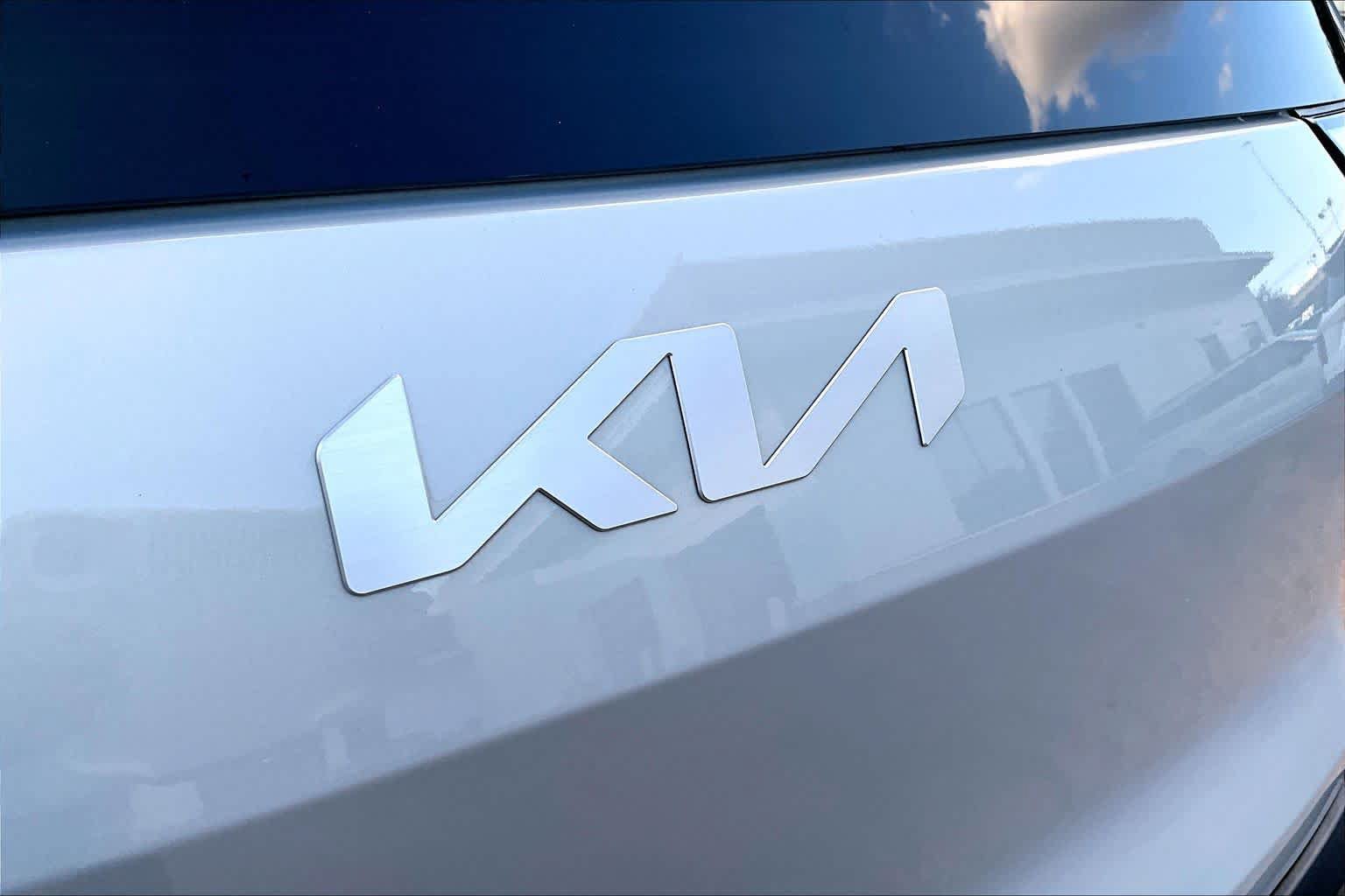Used 2026 Kia EV9 Light RWD image 9