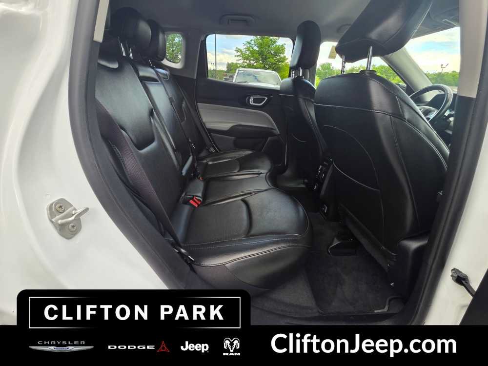 Used 2022 Jeep Compass Limited AWD/4WD image 18