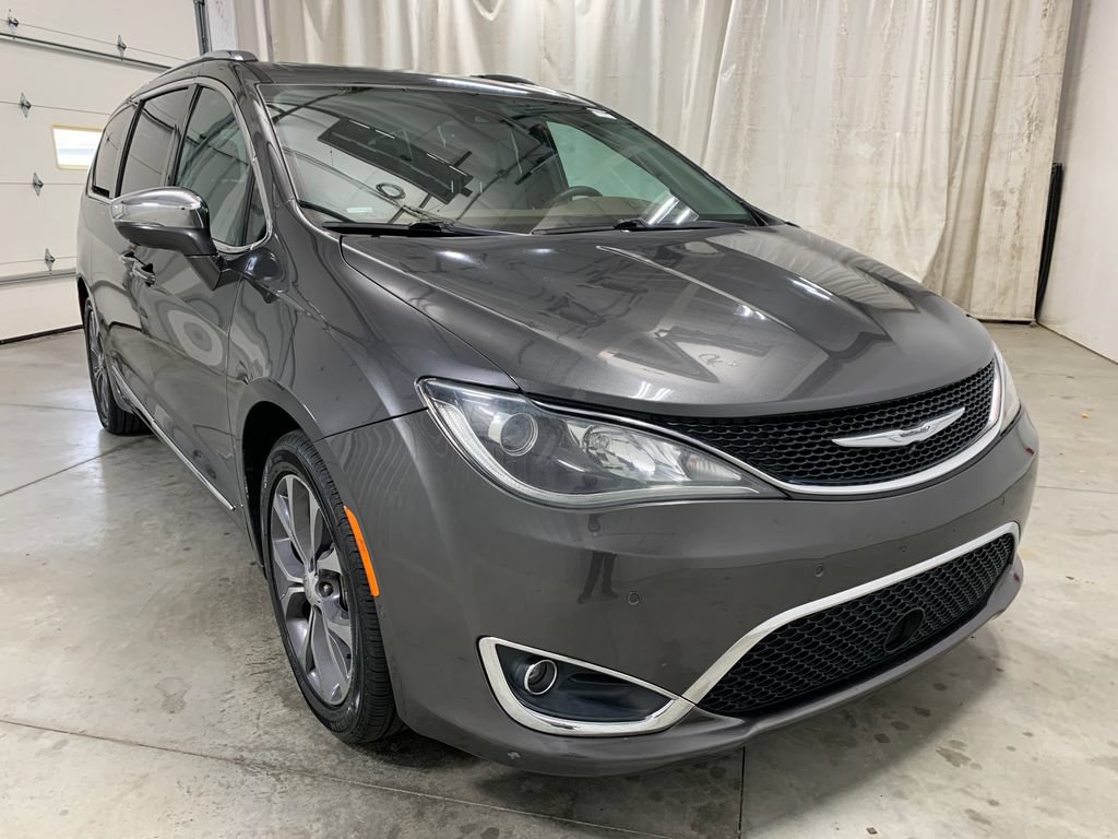 Used 2017 Chrysler Pacifica Limited FWD image 14