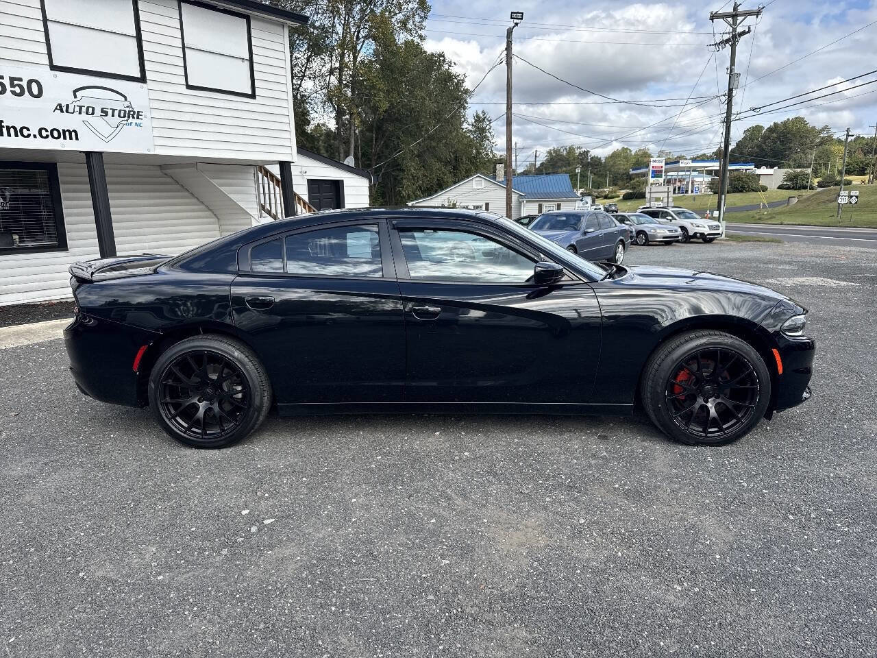 Used 2015 Dodge Charger SE w/ Popular Equipment Group image 3