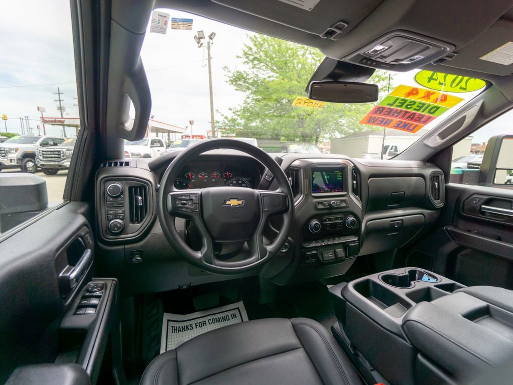 Used 2024 Chevrolet Silverado 3500 W/T image 12