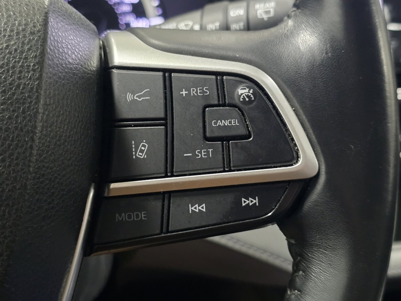 Certified 2023 Toyota Highlander LE image 30