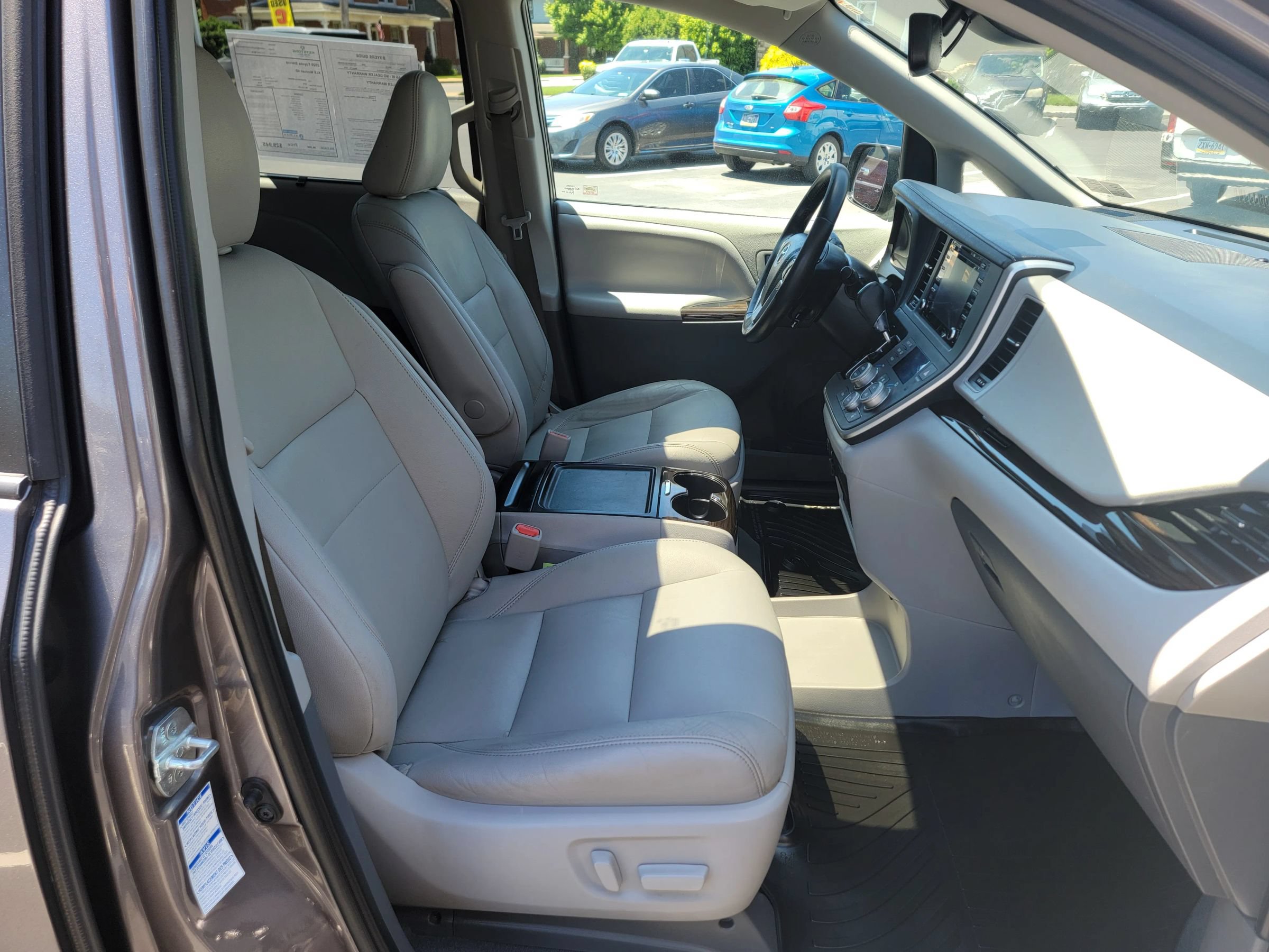 Used 2020 Toyota Sienna XLE AWD/4WD image 16