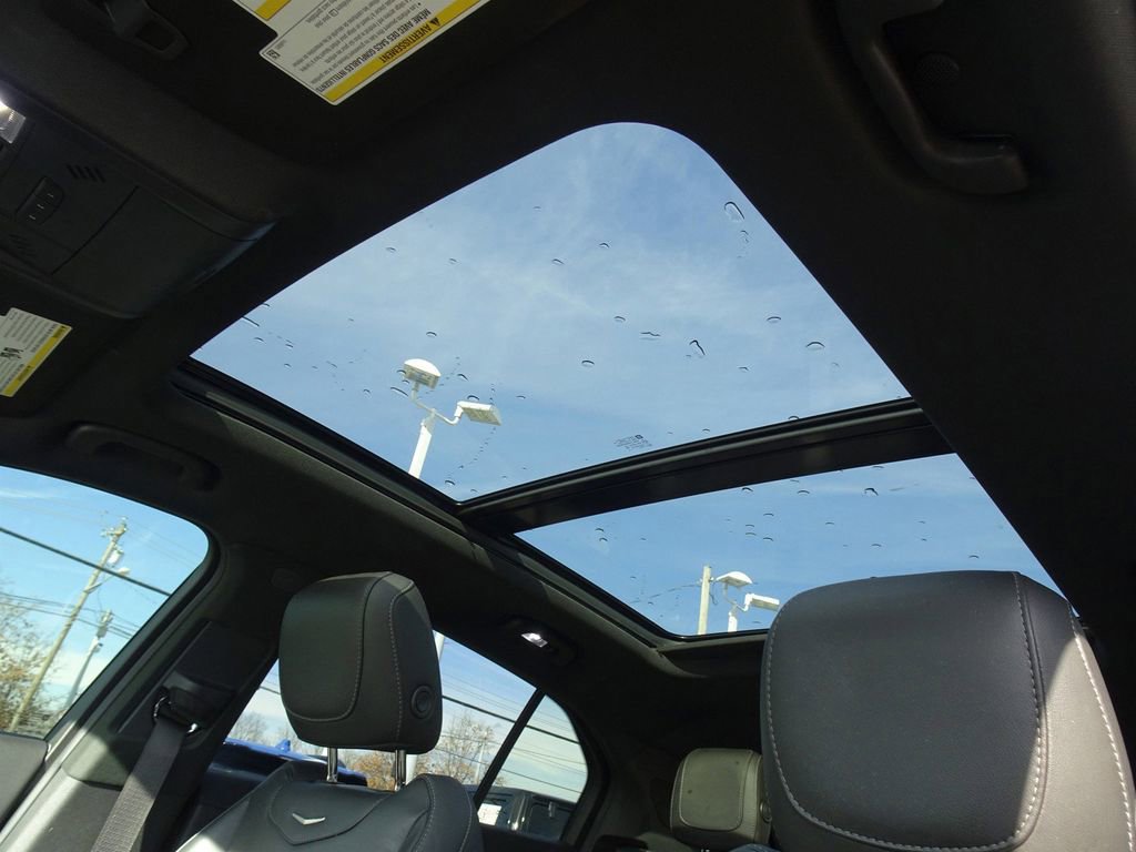 Used 2020 Cadillac XT4 Premium Luxury w/ Cold Weather Package image 10