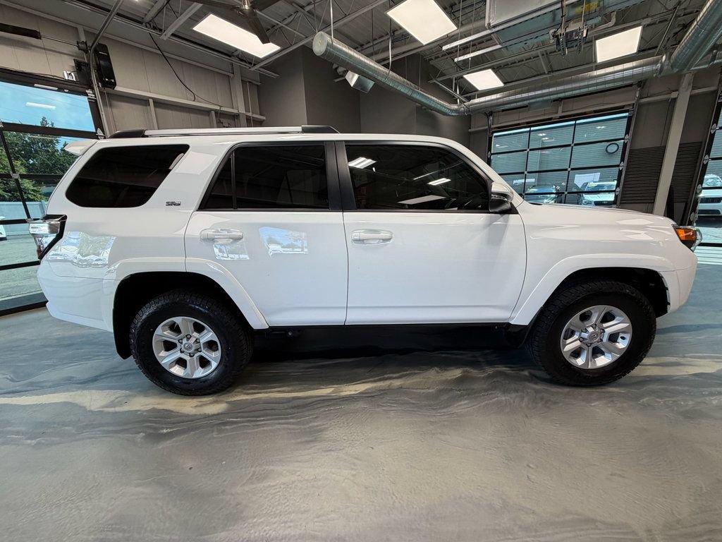 Used 2022 Toyota 4Runner SR5 Premium w/ Moonroof Package AWD/4WD image 38