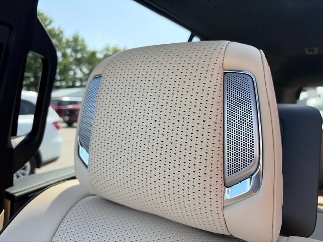 Used 2024 Cadillac Escalade Premium Luxury w/ Performance Package AWD/4WD image 51